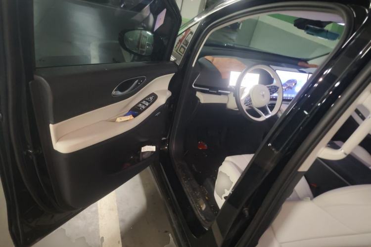 Used VOYAH Dream 2025 PHEV Four-Wheel Drive Excellence Kunpeng Edition Driver Seat