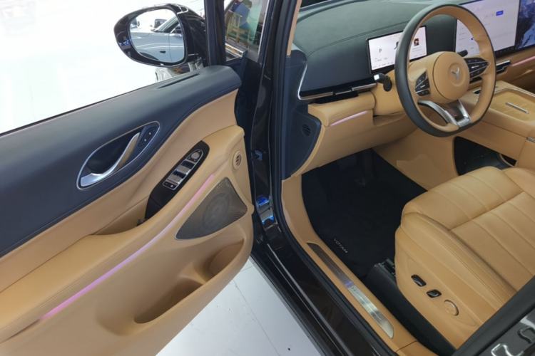 Used VOYAH Dream 2025 PHEV Four-Wheel-Drive Flagship Kunpeng Edition Driver Seat