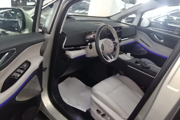 Used VOYAH Dream 2025 EV Four-Wheel-Drive Flagship Qiankun Version Driver Seat