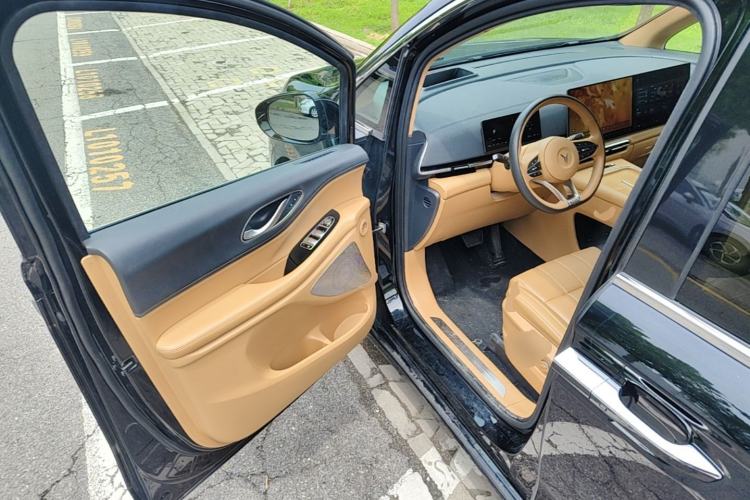 Used VOYAH Dream 2025 PHEV Four-Wheel-Drive Flagship Kunpeng Edition Driver Seat