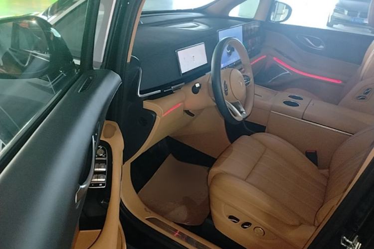 Used VOYAH Dream 2025 PHEV Four-Wheel-Drive Flagship Kunpeng Edition Driver Seat
