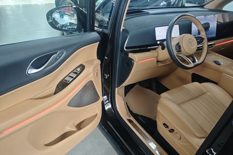 Used VOYAH Dream 2025 PHEV Four-Wheel-Drive Flagship Kunpeng Edition Driver Seat