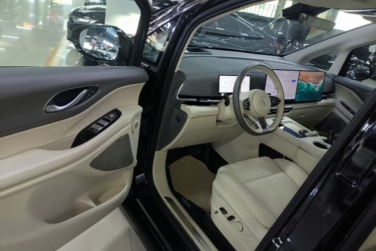 Used VOYAH Dream 2025 PHEV Four-Wheel-Drive Flagship Kunpeng Edition Driver Seat