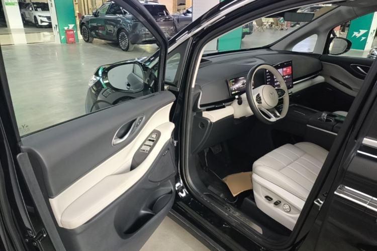 Used VOYAH Dream 2025 PHEV Four-Wheel Drive Excellence Qiankun Edition Driver Seat