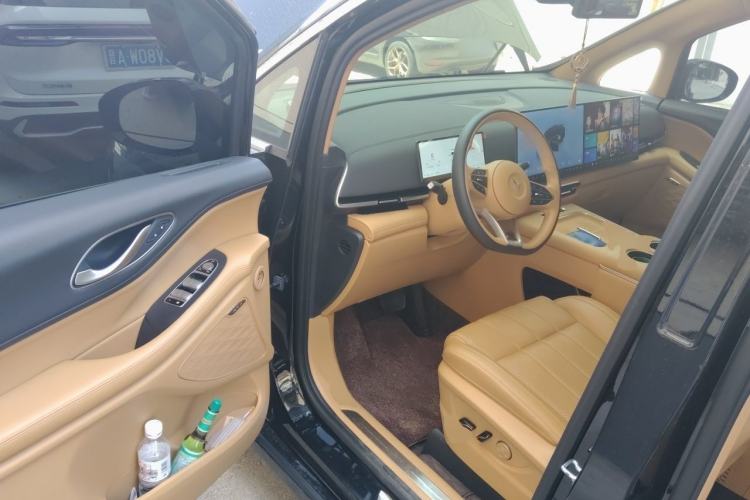 Used VOYAH Dream 2025 PHEV Four-Wheel Drive Excellence Kunpeng Edition Driver Seat