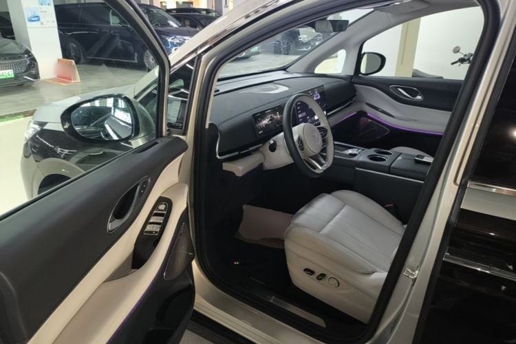 Used VOYAH Dream 2025 EV Four-Wheel-Drive Flagship Qiankun Version Driver Seat