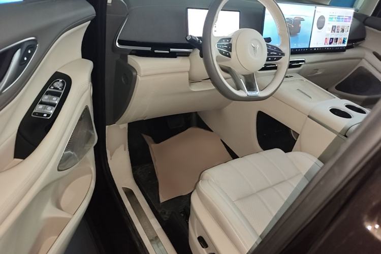 Used VOYAH Dream 2025 PHEV Four-Wheel Drive Prestige Kunpeng Edition Driver Seat