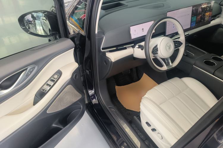 Used VOYAH Dream 2025 PHEV Four-Wheel-Drive Flagship Kunpeng Edition Driver Seat