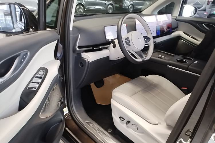 Used VOYAH Dream 2025 PHEV Four-Wheel-Drive Flagship Kunpeng Edition Driver Seat