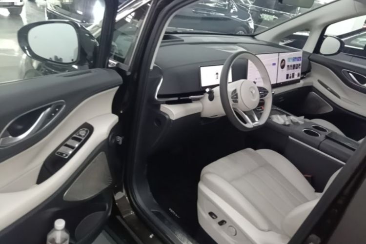Used VOYAH Dream 2025 PHEV Four-Wheel Drive Prestige Kunpeng Edition Driver Seat