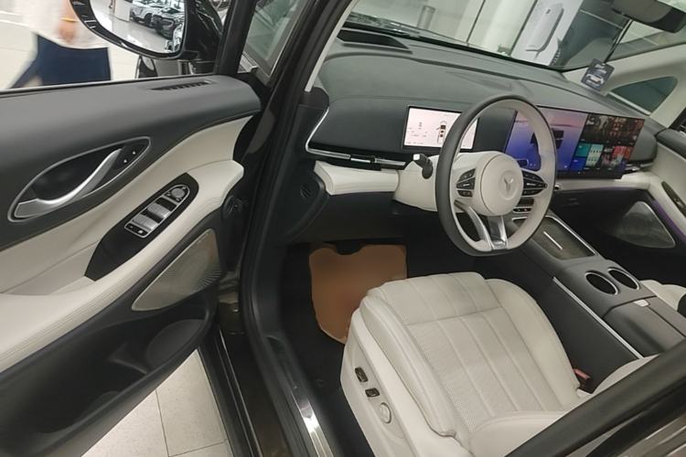 Used VOYAH Dream 2025 PHEV Four-Wheel Drive Prestige Kunpeng Edition Driver Seat