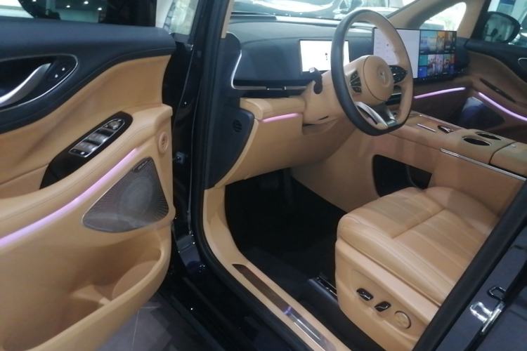Used VOYAH Dream 2025 PHEV Four-Wheel-Drive Flagship Kunpeng Edition Driver Seat