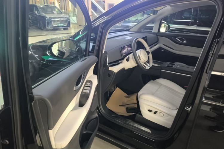 Used VOYAH Dream 2025 PHEV Four-Wheel Drive Excellence Qiankun Edition Driver Seat