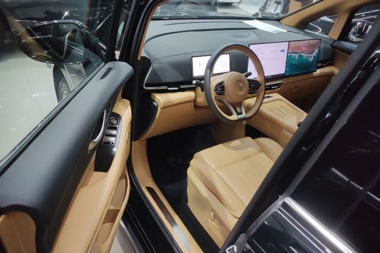 Used VOYAH Dream 2025 PHEV Four-Wheel Drive Excellence Kunpeng Edition Driver Seat