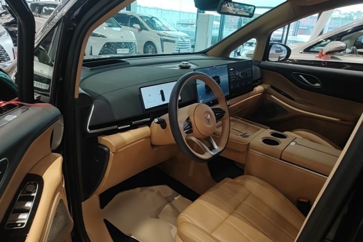 Used VOYAH Dream 2025 PHEV Four-Wheel Drive Prestige Kunpeng Edition Driver Seat