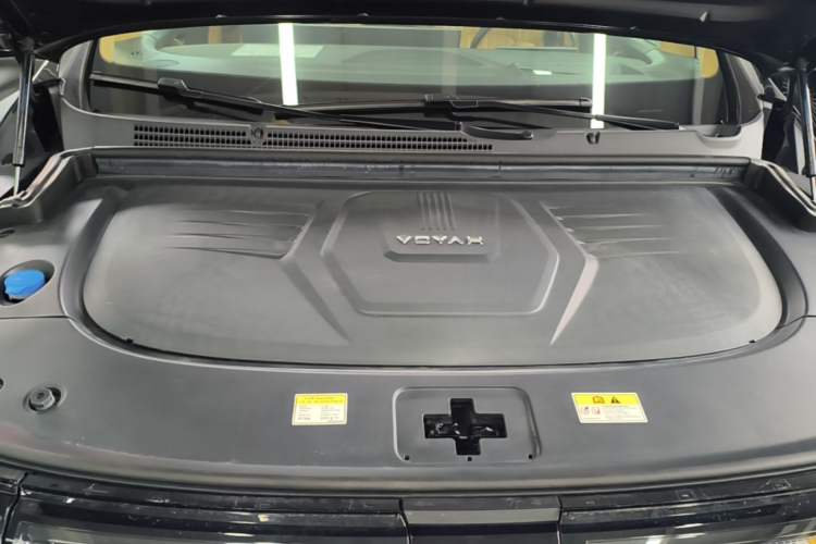Used VOYAH Dream 2025 PHEV Four-Wheel-Drive Flagship Kunpeng Edition Engine Bay