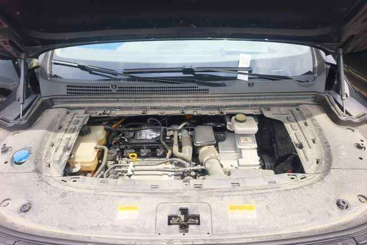 Used VOYAH Dream 2025 PHEV Four-Wheel Drive Prestige Kunpeng Edition Engine Bay