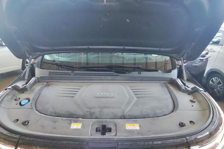 Used VOYAH Dream 2025 PHEV Four-Wheel Drive Prestige Kunpeng Edition Engine Bay
