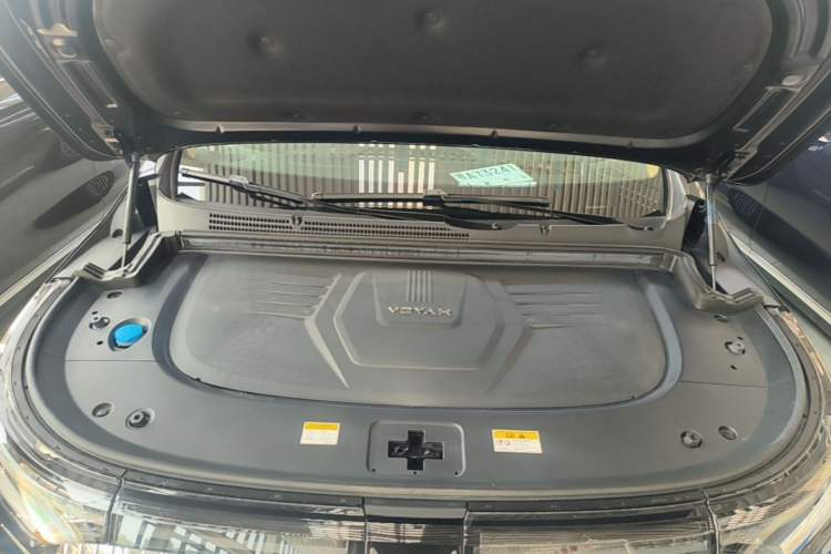 Used VOYAH Dream 2025 PHEV Four-Wheel-Drive Flagship Kunpeng Edition Engine Bay