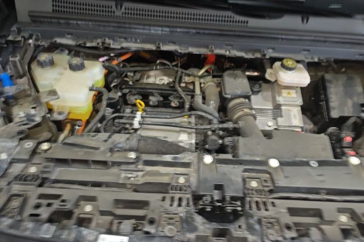 Used VOYAH Dream 2025 PHEV Four-Wheel Drive Prestige Qiankun Edition Engine Bay