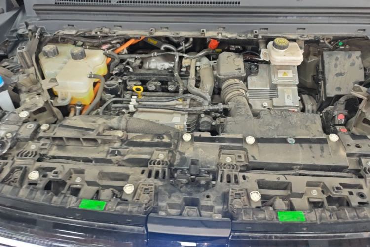 Used VOYAH Dream 2025 PHEV Four-Wheel-Drive Flagship Version – Qiankun Edition Engine Bay