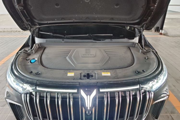 Used VOYAH Dream 2025 PHEV Four-Wheel Drive Excellence Kunpeng Edition Engine Bay