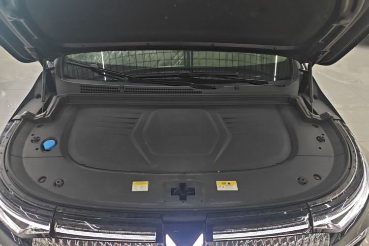 Used VOYAH Dream 2025 PHEV Four-Wheel Drive Prestige Kunpeng Edition Engine Bay