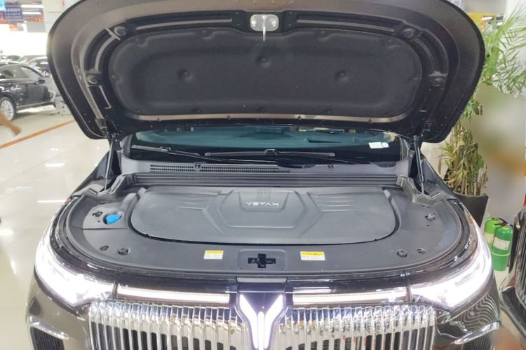 Used VOYAH Dream 2025 PHEV Four-Wheel-Drive Flagship Kunpeng Edition Engine Bay