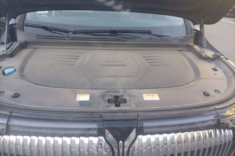 Used VOYAH Dream 2025 PHEV Four-Wheel Drive Excellence Kunpeng Edition Engine Bay