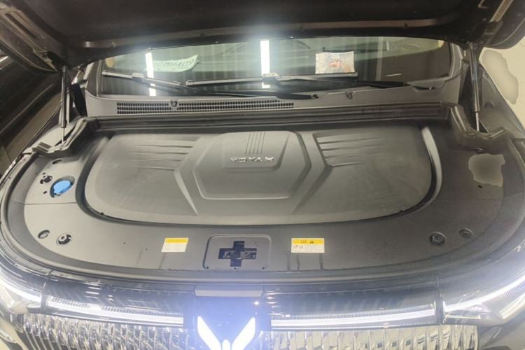 Used VOYAH Dream 2025 PHEV Four-Wheel Drive Prestige Qiankun Edition Engine Bay