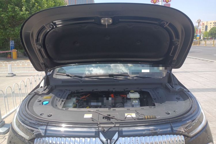 Used VOYAH Dream 2025 PHEV Four-Wheel Drive Prestige Kunpeng Edition Engine Bay