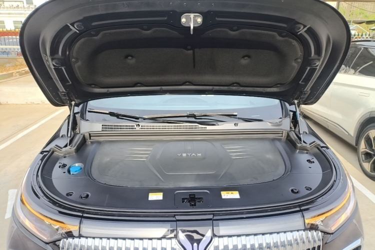 Used VOYAH Dream 2025 PHEV Four-Wheel Drive Prestige Kunpeng Edition Engine Bay