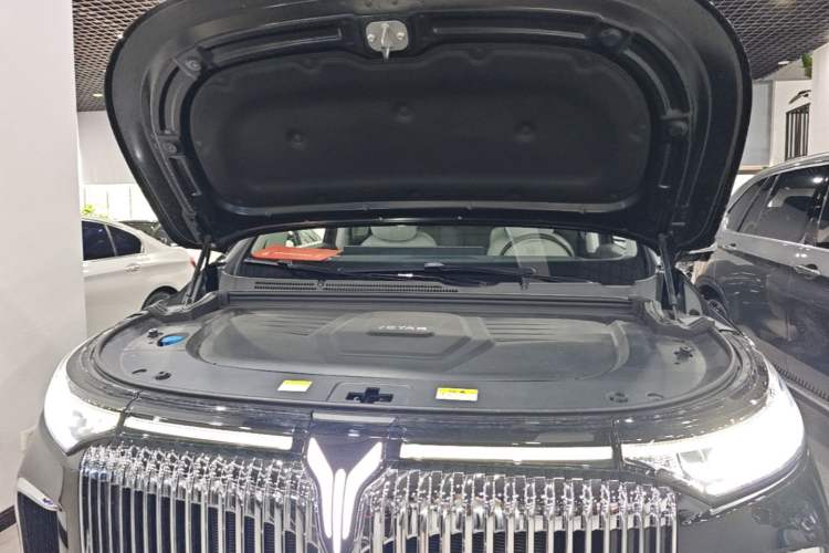 Used VOYAH Dream 2025 PHEV Four-Wheel Drive Prestige Kunpeng Edition Engine Bay