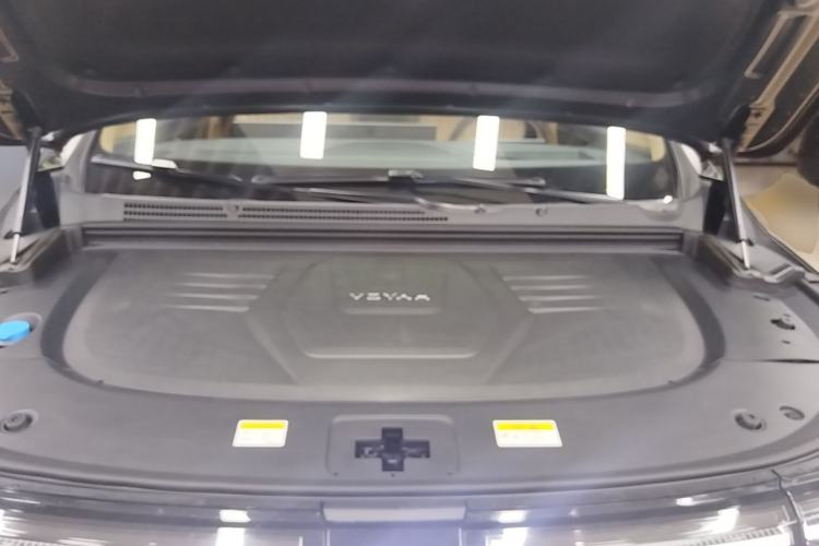 Used VOYAH Dream 2025 PHEV Four-Wheel-Drive Flagship Kunpeng Edition Engine Bay