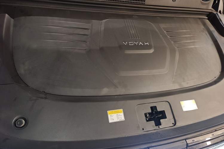 Used VOYAH Dream 2025 PHEV Four-Wheel Drive Excellence Kunpeng Edition Engine Bay