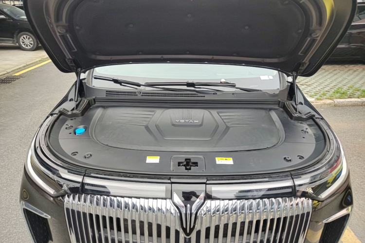 Used VOYAH Dream 2025 PHEV Four-Wheel-Drive Flagship Kunpeng Edition Engine Bay