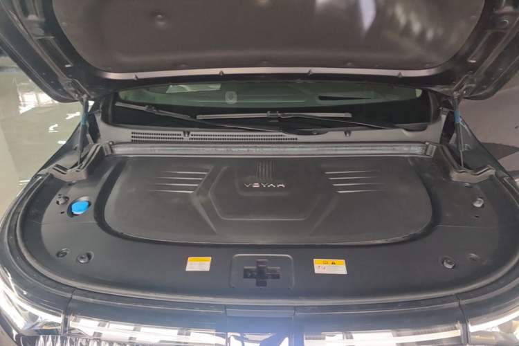 Used VOYAH Dream 2025 PHEV Four-Wheel Drive Prestige Kunpeng Edition Engine Bay