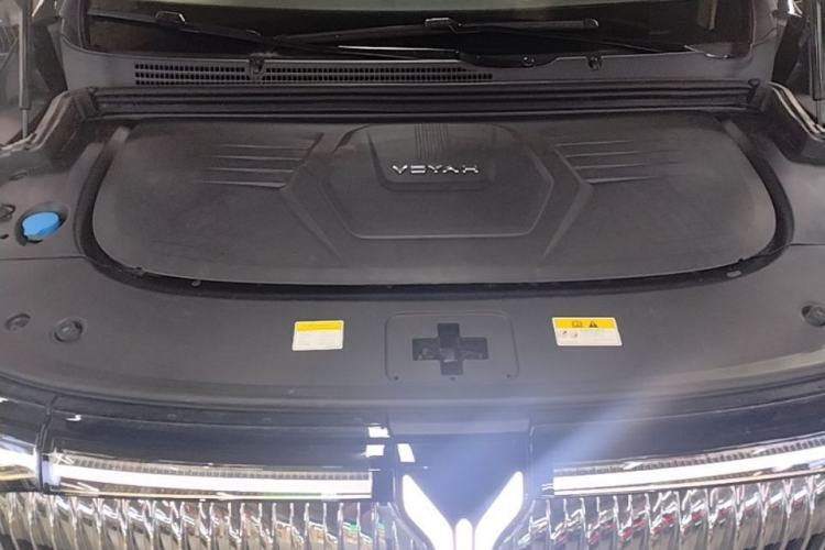 Used VOYAH Dream 2025 PHEV Four-Wheel-Drive Flagship Kunpeng Edition Engine Bay