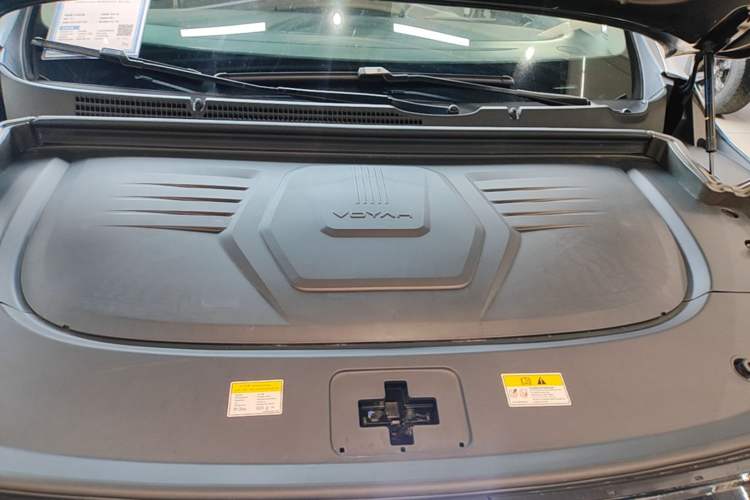 Used VOYAH Dream 2025 PHEV Four-Wheel Drive Excellence Kunpeng Edition Engine Bay