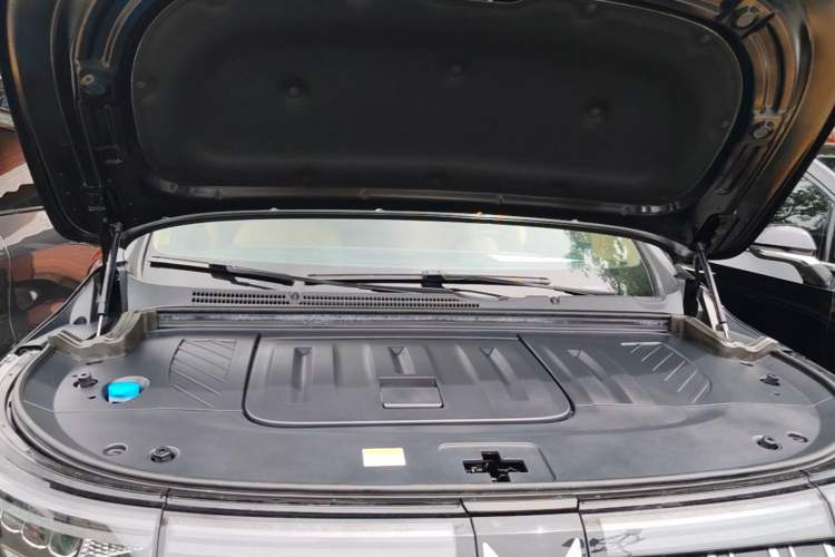 Used VOYAH Dream 2025 EV Long-range Century Edition Engine Bay