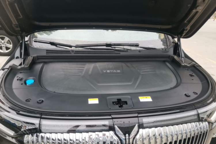 Used VOYAH Dream 2025 PHEV Four-Wheel Drive Prestige Qiankun Edition Engine Bay