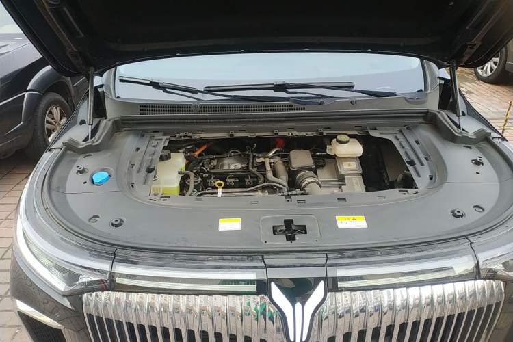 Used VOYAH Dream 2025 PHEV Four-Wheel Drive Prestige Kunpeng Edition Engine Bay