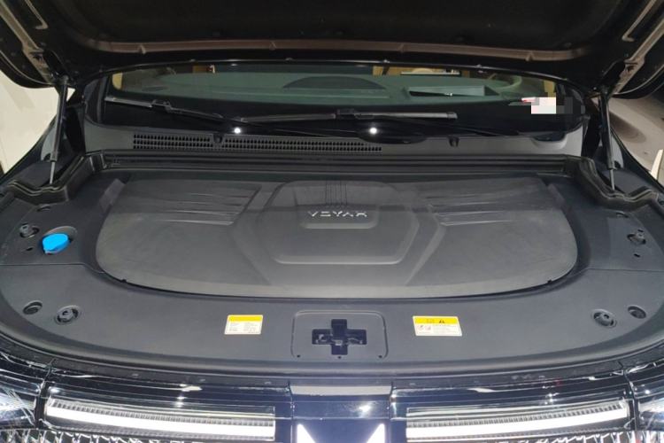 Used VOYAH Dream 2025 PHEV Four-Wheel-Drive Flagship Kunpeng Edition Engine Bay