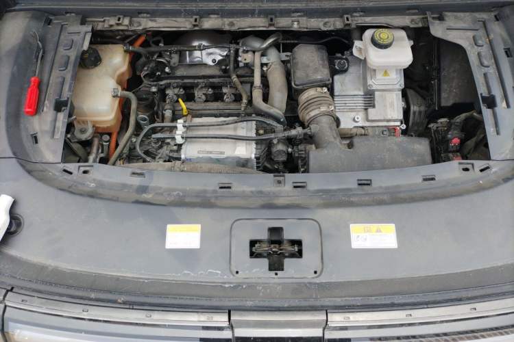 Used VOYAH Dream 2025 PHEV Four-Wheel-Drive Flagship Version – Qiankun Edition Engine Bay