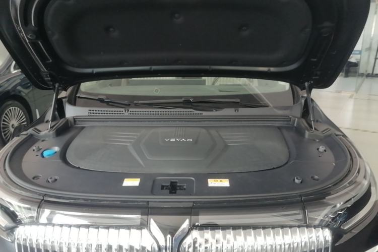 Used VOYAH Dream 2025 PHEV Four-Wheel-Drive Flagship Kunpeng Edition Engine Bay