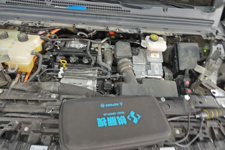 Used VOYAH Dream 2025 PHEV Four-Wheel Drive Prestige Qiankun Edition Engine Bay