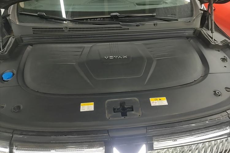 Used VOYAH Dream 2025 PHEV Four-Wheel-Drive Flagship Kunpeng Edition Engine Bay