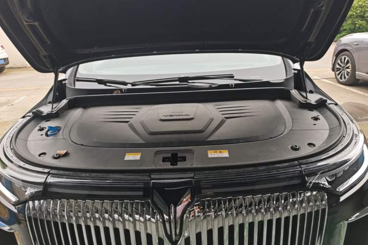 Used VOYAH Dream 2025 PHEV Four-Wheel Drive Prestige Kunpeng Edition Engine Bay