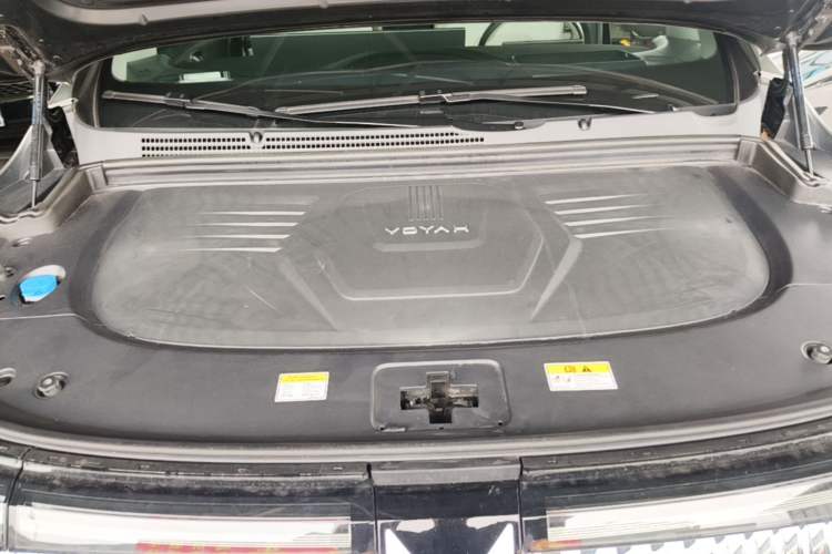 Used VOYAH Dream 2025 PHEV Four-Wheel Drive Prestige Kunpeng Edition Engine Bay