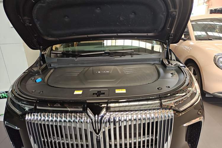 Used VOYAH Dream 2025 PHEV Four-Wheel-Drive Flagship Kunpeng Edition Engine Bay
